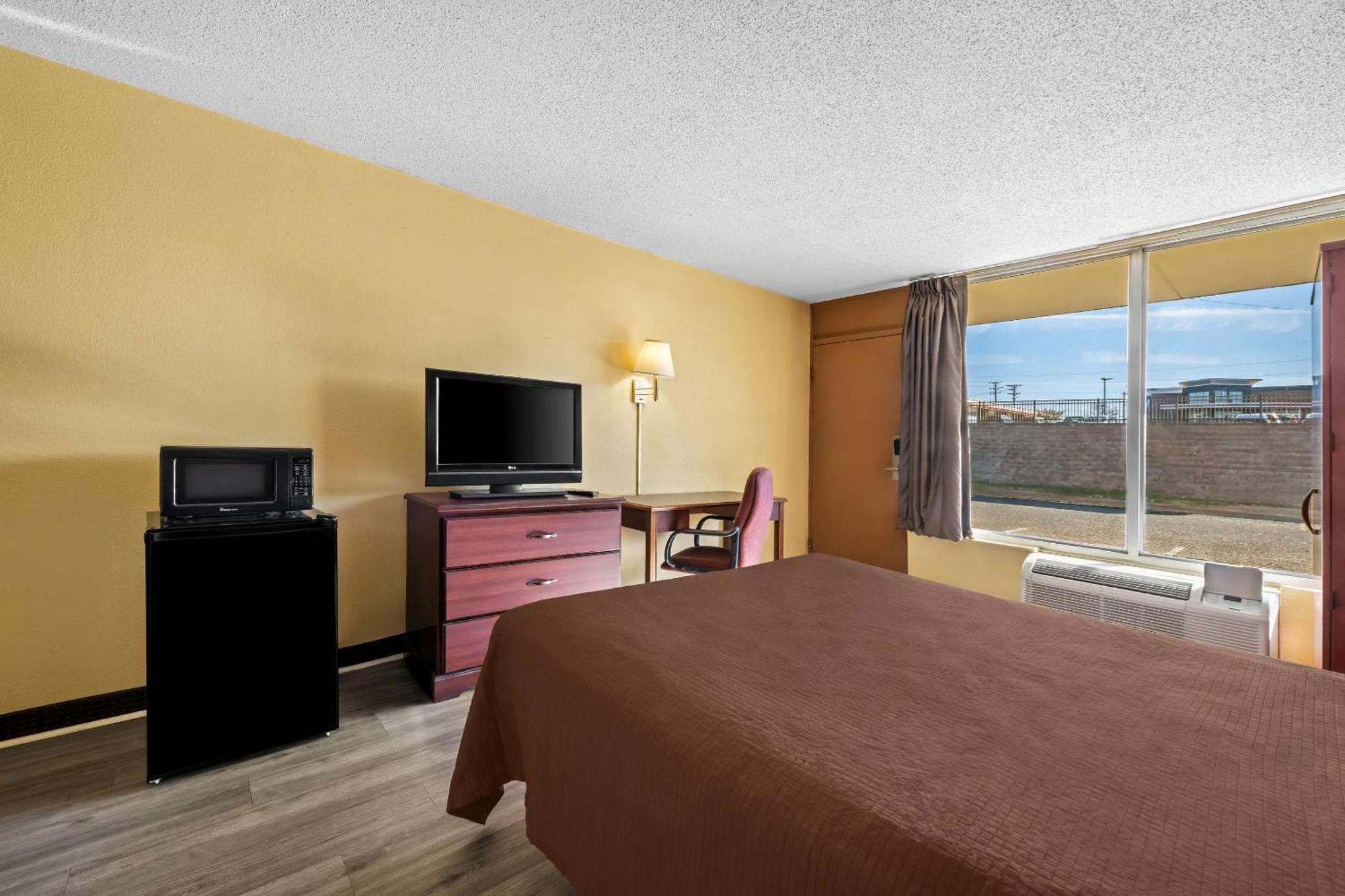 Rodeway Inn Монро Экстерьер фото